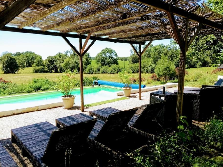 Chateau Barayre - Beautiful 12Th Century Castle With Pool And Large Garden Laussou Zewnętrze zdjęcie